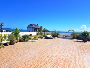 Jacuzzie sea & pool view with large terrace Paradise condominium Jomtien